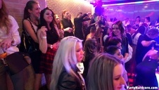 zbliżenie nastolatków