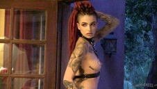 dwie blond panie przyssały się do fiuta i jaj