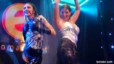 seks na stojaka z azjatką