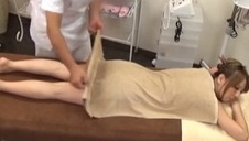 studentki fajnie się palcują w wannie