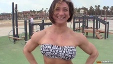 młoda przyłapała swego faceta na zdradzie z mamuską