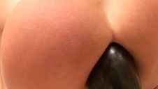 słodko całuje jego pałe