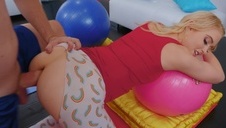 dwie prostytutki z napaleńcem