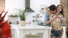 maya hills i ostry porno trójkat