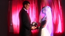 ładnie porusza się boski biust seksownej okularnicy