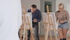 facet posuwa młodą piper perri