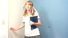 słodka valentina jest posuwana w dziób