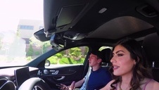 laska w bieliźnie całuje się z azjatą