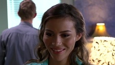 ciężarna babka ma obfity biust