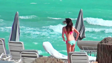 melisa mendiny w różowych szpilach