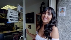 super kocica fajnie porusza się na fiucie