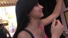 w czerwonej bieliźnie