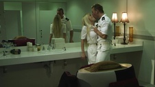 młoda ruda spenetrowana dłoniom