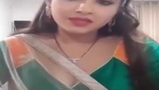 laska oblizuje się na widok dużej pałki