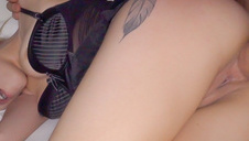 dwa kutasy penetrują wszystkie dziury