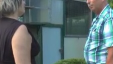 fajna mama z okrągłą pupą