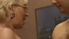 wchodzi pod kierownicę murzynowi