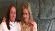 małą zabaweczką po jej szparce