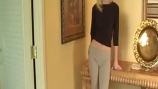 numerek z ciężarną brunetką od tylca