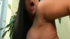 korek analny to jej ulubiona sex zabawka