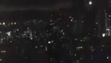 azjatka dobrze robi loda w aucie