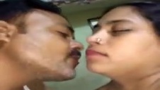 latynoska z dobrą dupą fajnie porusza się na fiucie