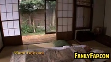 śliczna laska naga na ulicy