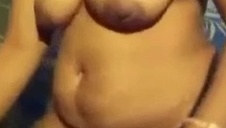 mały szlauch wygrzmocony w dupsko przez ogromnego kutasa