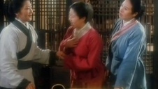 patrzy na jej śliską dupę podczas seksu