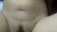 cztery sexy nastolatki bawią się na basenie