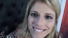 ta napalona panna czeka aż ktoś w nią wsadzi