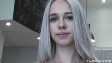 zostaje zerżnięta przez klienta