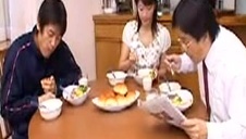 mamuśka w rajstopach i stringach