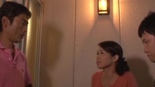 czekoladka w czapce ładnie ssie długiego kutasa