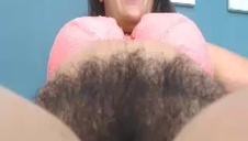 panna młoda daje murzynowi