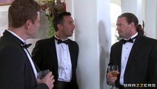 laska rozbiera się na dysce