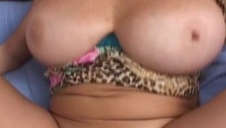 słodka azjatka jest posuwana przez murzyna