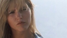 laska na białej pościeli pragnie jego spermy