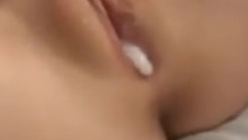 fajne cyce zwisają jej za kanapę