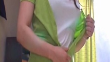 blond agentka sprawdza jego miożliwości