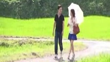 ślicznotka ciągnie laskę