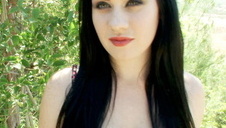 jest gorąco dziewczynki raczą się złotym nektarem