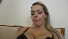 laski zdejmują z siebie szlafroki