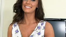 dzika mamuśka lubi mieć kutasa między cycami