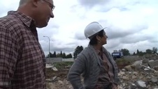 piękna mamuśka z wielkimi zderzakami fantazujeje z ogromnym dildosem