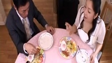 mamuśka wyruchana w tyłek na korytarzu