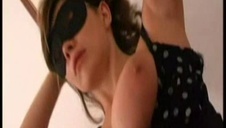 opalona i czarnowłosa kocica