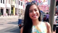 naturalnie cycata suczka ujeżdża faceta