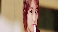 rozbiera laskę i kocha ją na wyrku