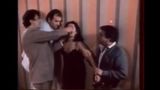 oblizuje się gdy widzi jego czarną pałę